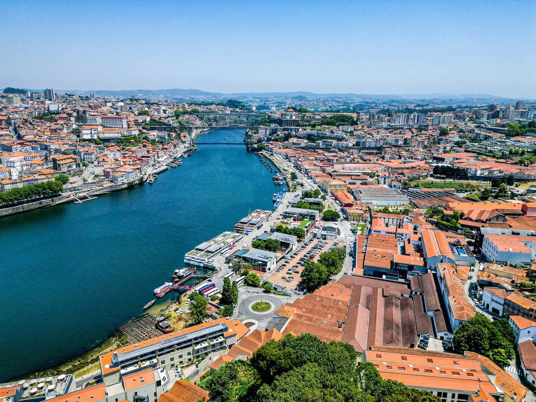 Apartment in Santa Marinha e Sao Pedro da Afurada, Porto District, Portugal 1 - 16906215