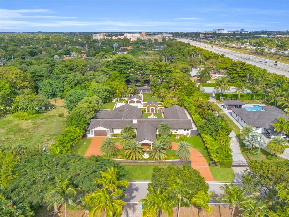 House in Miami, Florida, United States 2 - 16907394