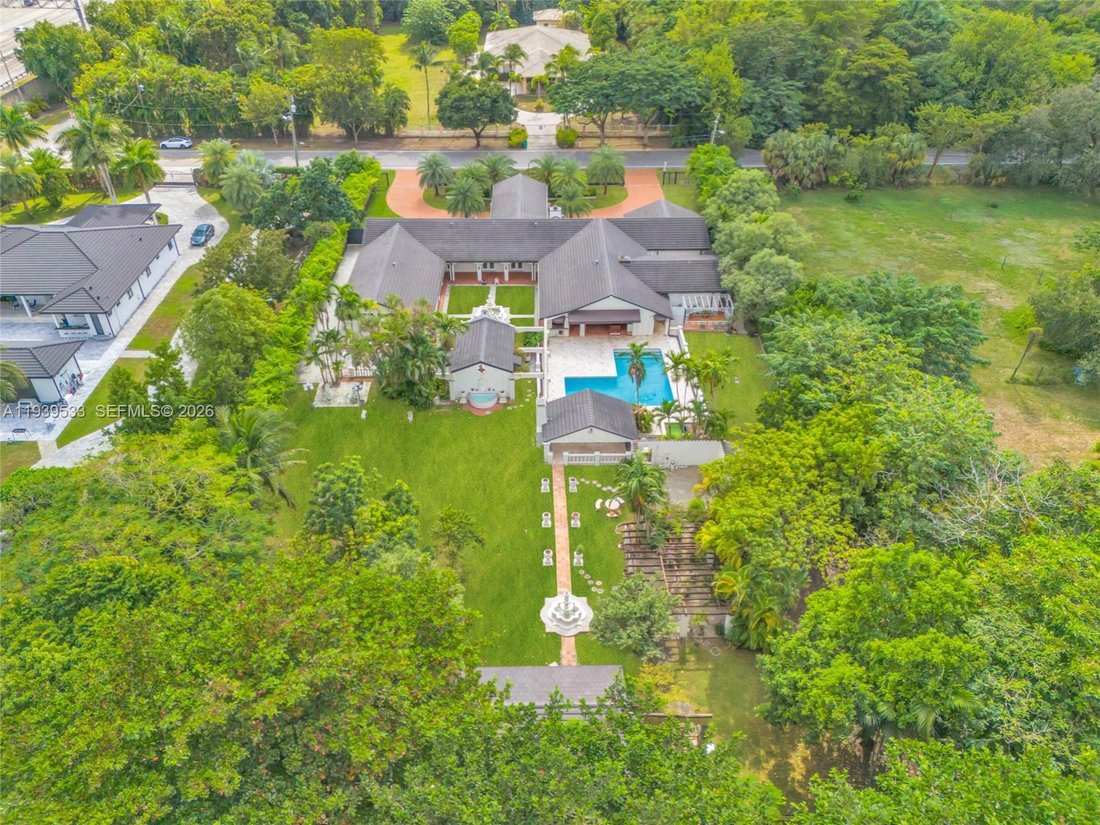 House in Miami, Florida, United States 5 - 16907394