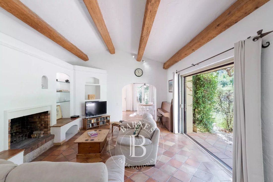 Villa in Nord, Roquefort-les-Pins, France 5 - 16911167