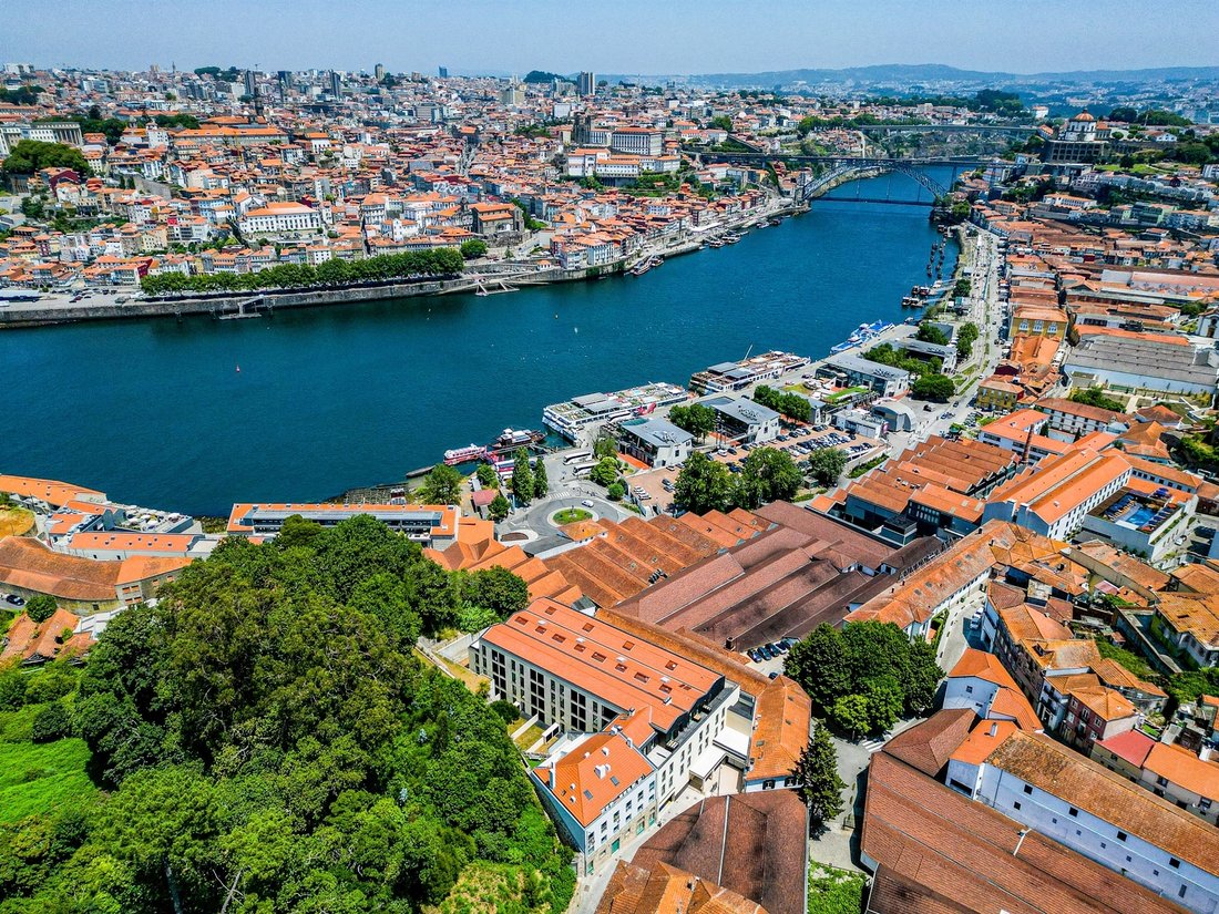 Apartment in Santa Marinha e Sao Pedro da Afurada, Porto District, Portugal 1 - 14809577