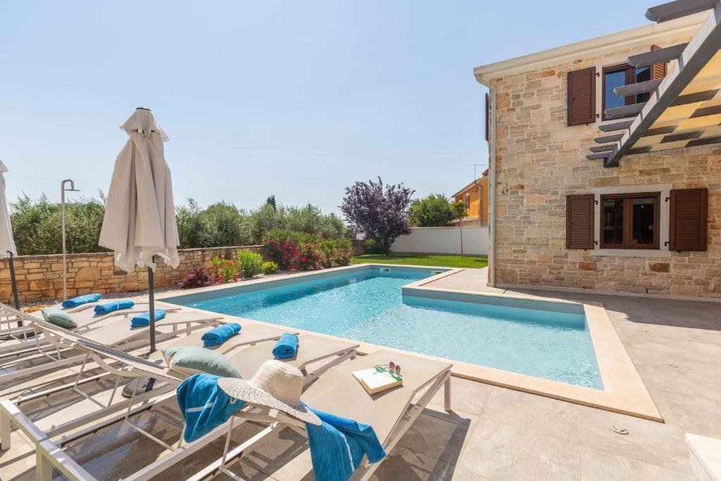 Villa in Porec, Istria County, Croatia 3 - 16909979