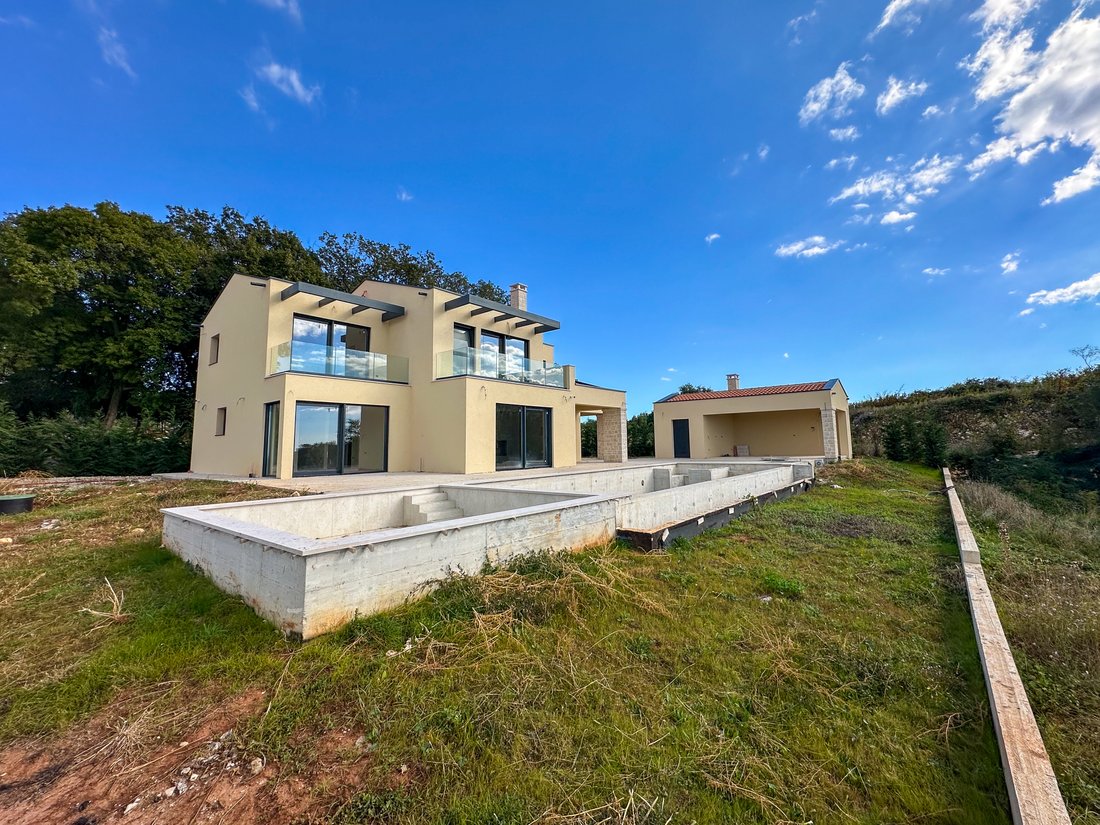 Villa in Sveti Lovrec Pazenaticki, Istria County, Croatia 3 - 16910048