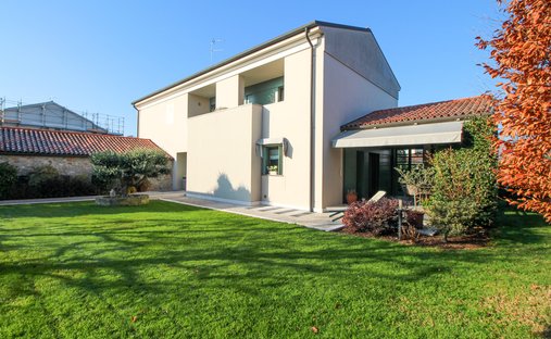Villa in San Pietro, Veneto, Italy 1