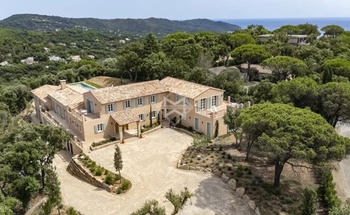 Villa in La Croix-Valmer, Provence-Alpes-Côte d'Azur, France 1