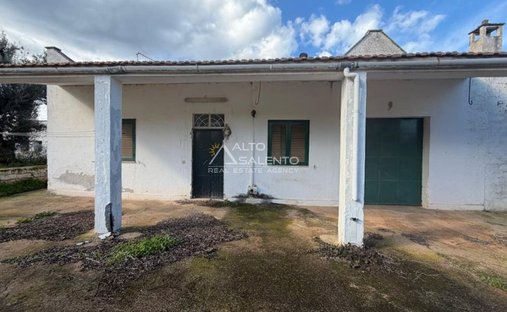 Estate in Ludovico Street - Corso Umberto I - Vittorio Emanuele Street, Ostuni, Apulia 1