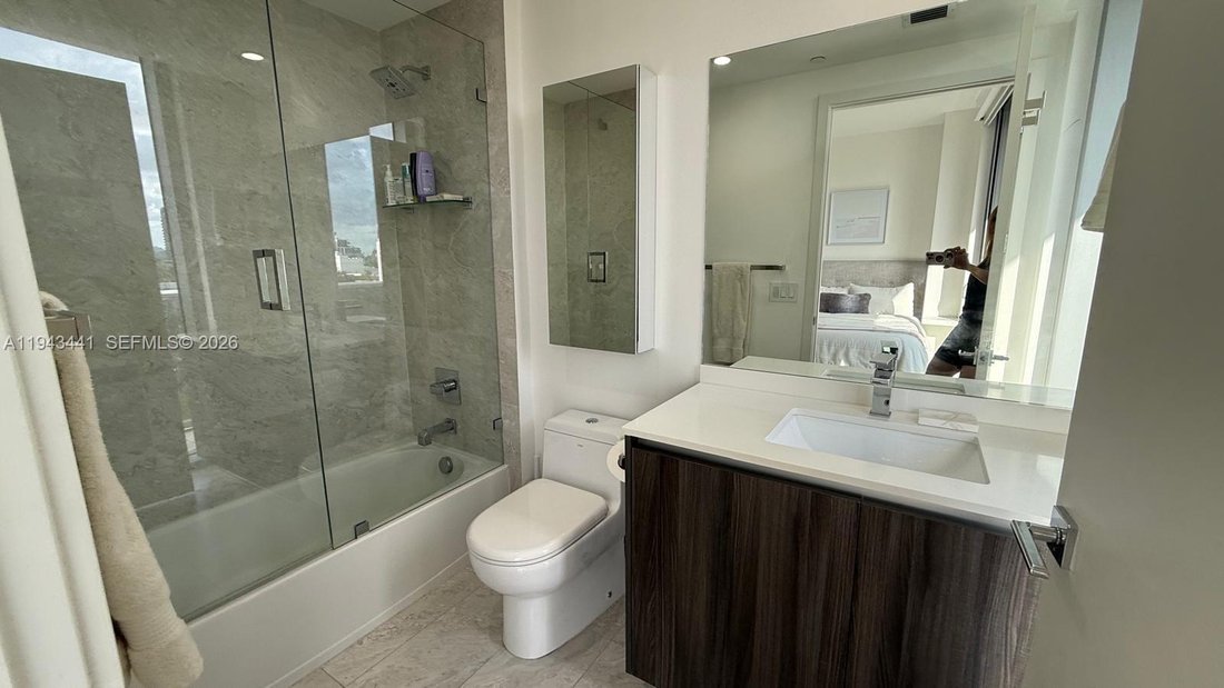 Condo in Miami, Florida, United States 3 - 16915438