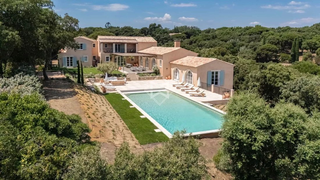 Villa in La Croix-Valmer, Provence-Alpes-Côte d'Azur, France 2 - 16916085