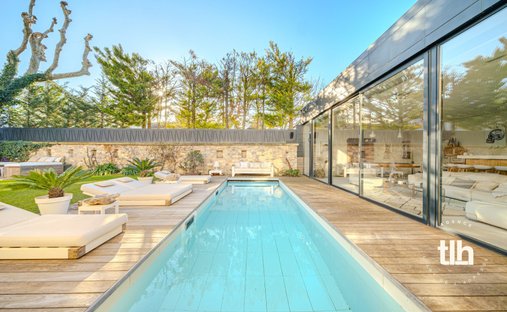 Sale Of Equestrian Estate Aimargues, 260m² 6 Rooms 1,050,000€ With Swimming Pool