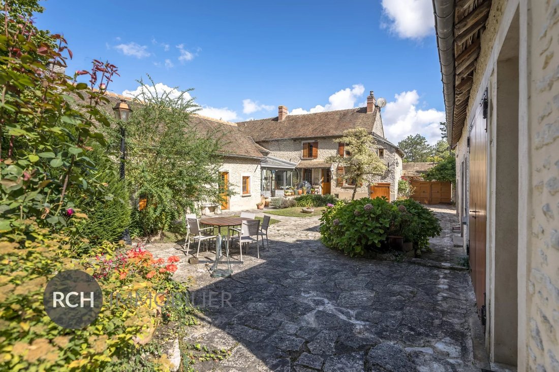 House in Bercheres-sur-Vesgre, Centre-Val de Loire, France 4 - 16916137