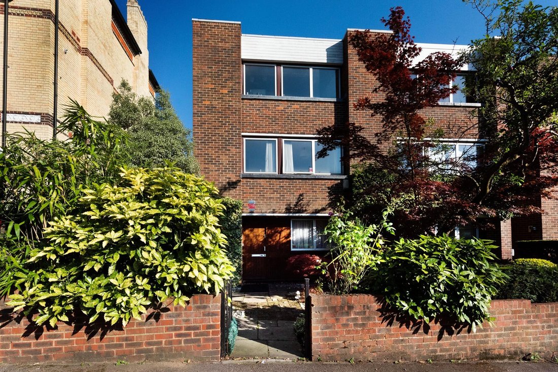 House in Swiss Cottage, Camden, England 2 - 16915484