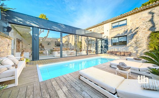 Sale Of Equestrian Estate Aimargues, 260m² 6 Rooms 1,050,000€ With Swimming Pool