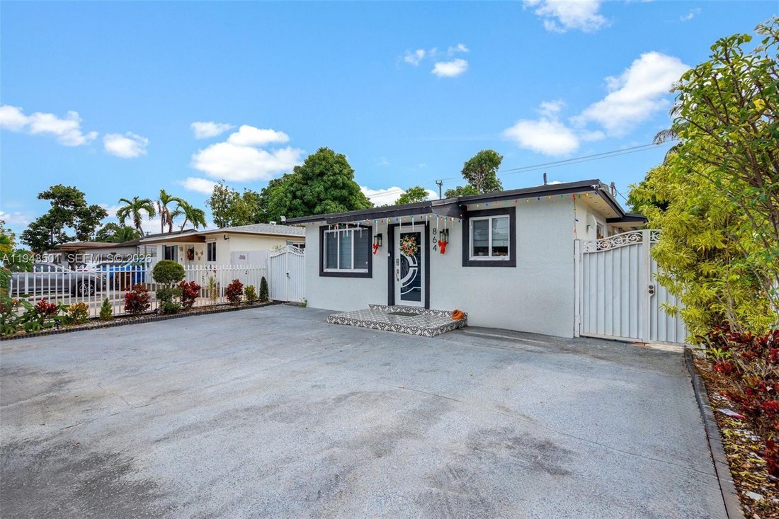House in Hialeah, Florida, United States 3 - 16915441