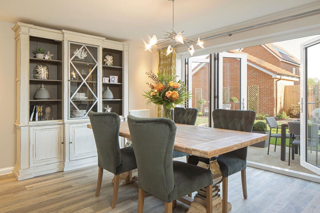House in Walstead, Copthorne, England 2 - 16916185