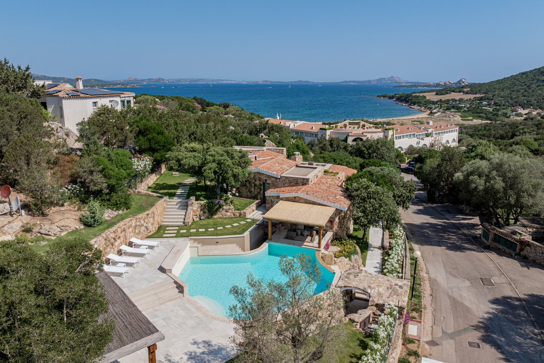 Villa in Nughedu Santa Vittoria, Sardinia, Italy 1 - 16915609