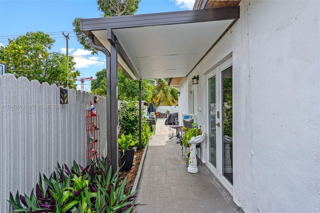 House in Hialeah, Florida, United States 5 - 16915441