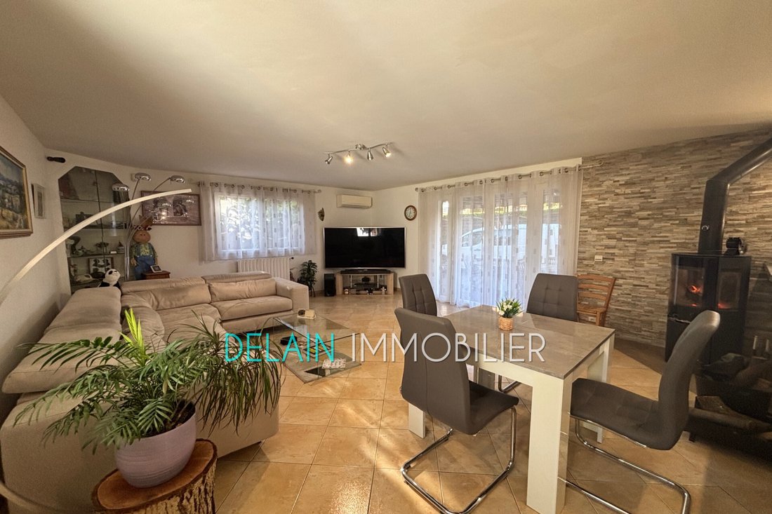 Villa in Cagnes-sur-Mer, Provence-Alpes-Côte d'Azur, France 2 - 16915943