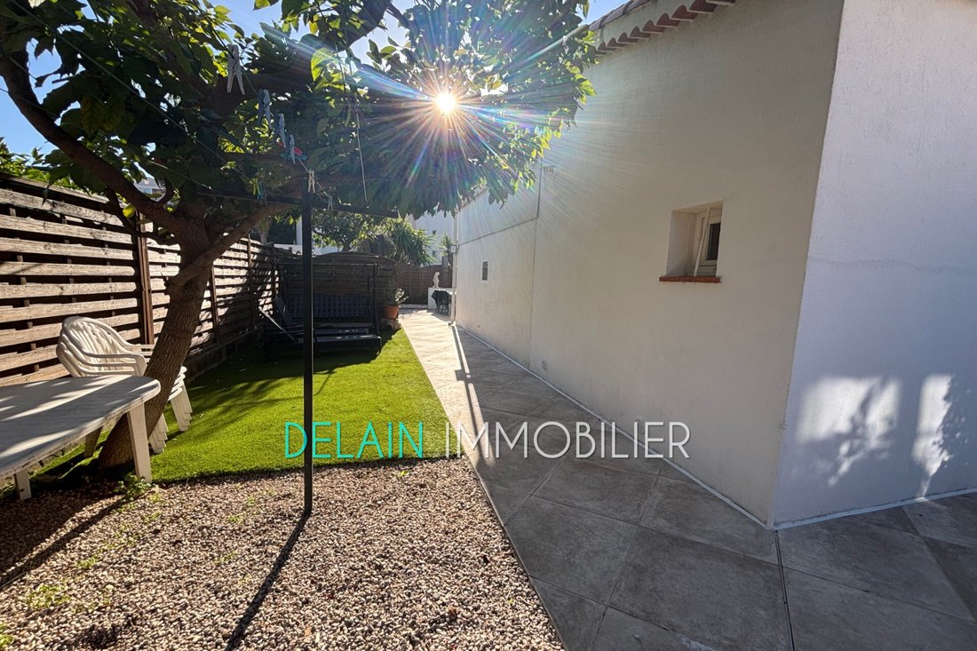Villa in Cagnes-sur-Mer, Provence-Alpes-Côte d'Azur, France 1 - 16915943
