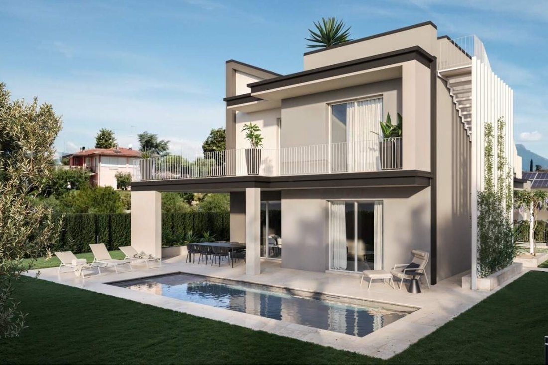 Villa in Moniga del Garda, Lombardy, Italy 2 - 16915674