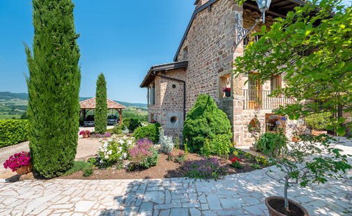 House in La Chapelle-de-Guinchay, Bourgogne – Franche-Comté, France 1