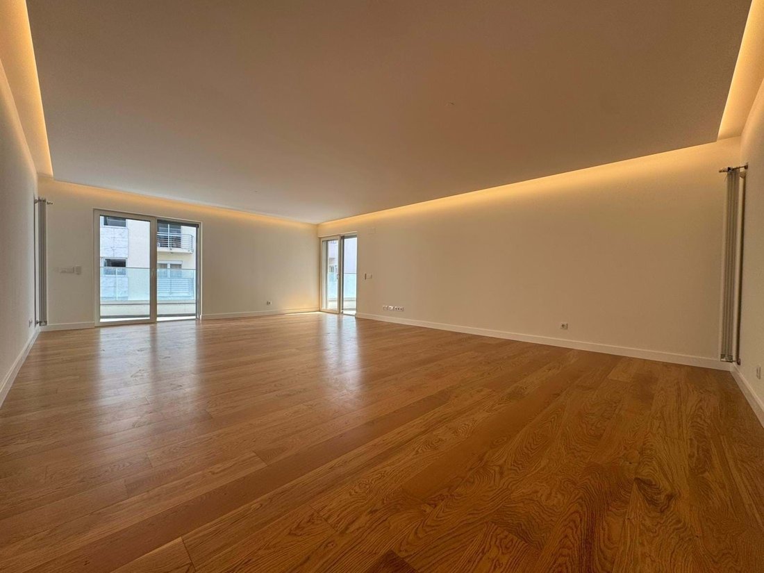 Apartment in Alges, Linda-a-Velha e Cruz Quebrada-Dafundo, Lisbon, Portugal 1 - 12281537