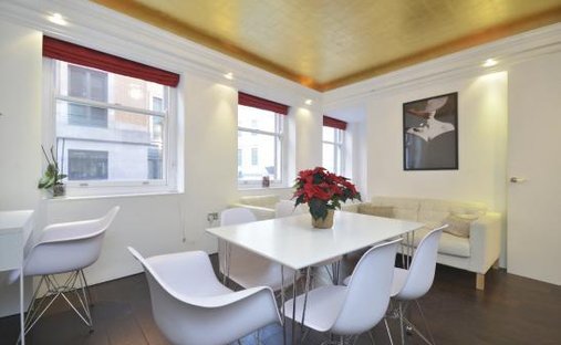 Apartment in Charing Cross, Westminster, England 1