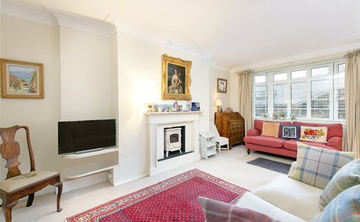 Townhouse in Victoria, Westminster, England 1