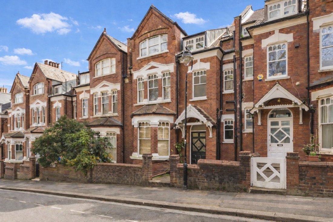 House in Holly Village, Haringey, England 1 - 16917025