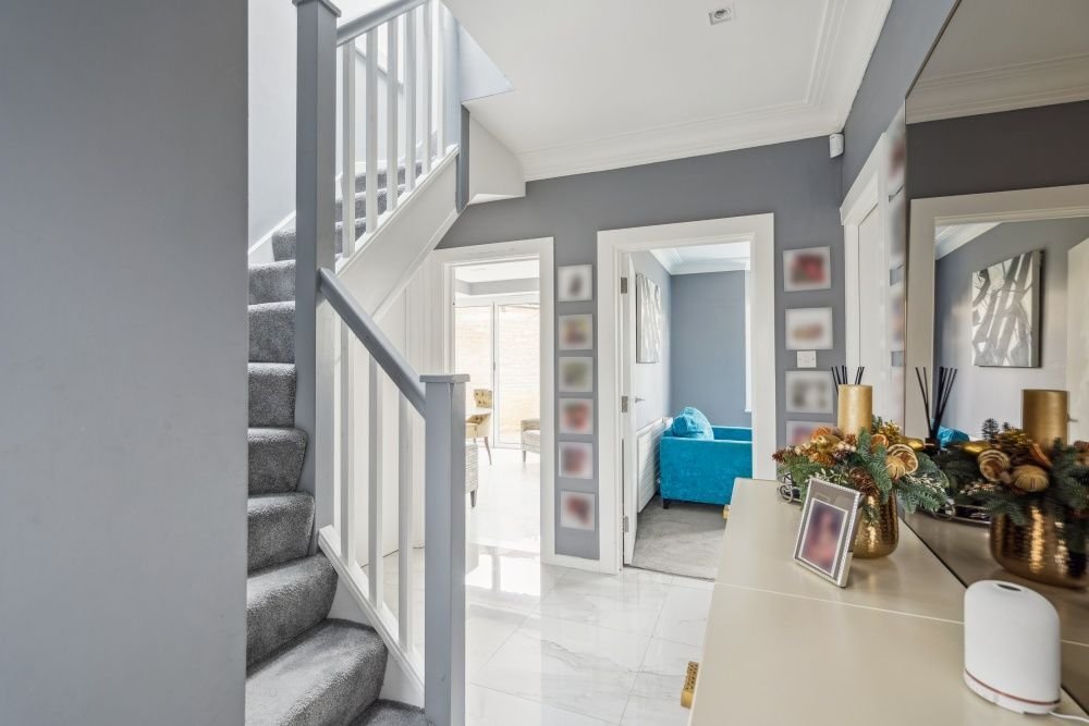 Bungalow in Pinner, Harrow, England 2 - 16917002