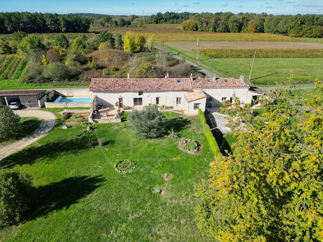 Villa in Sainte-Foy-la-Grande, Nouvelle-Aquitaine, France 2 - 16918047