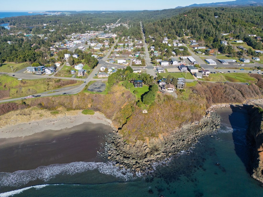 House in Port Orford, Oregon, United States 5 - 16199256