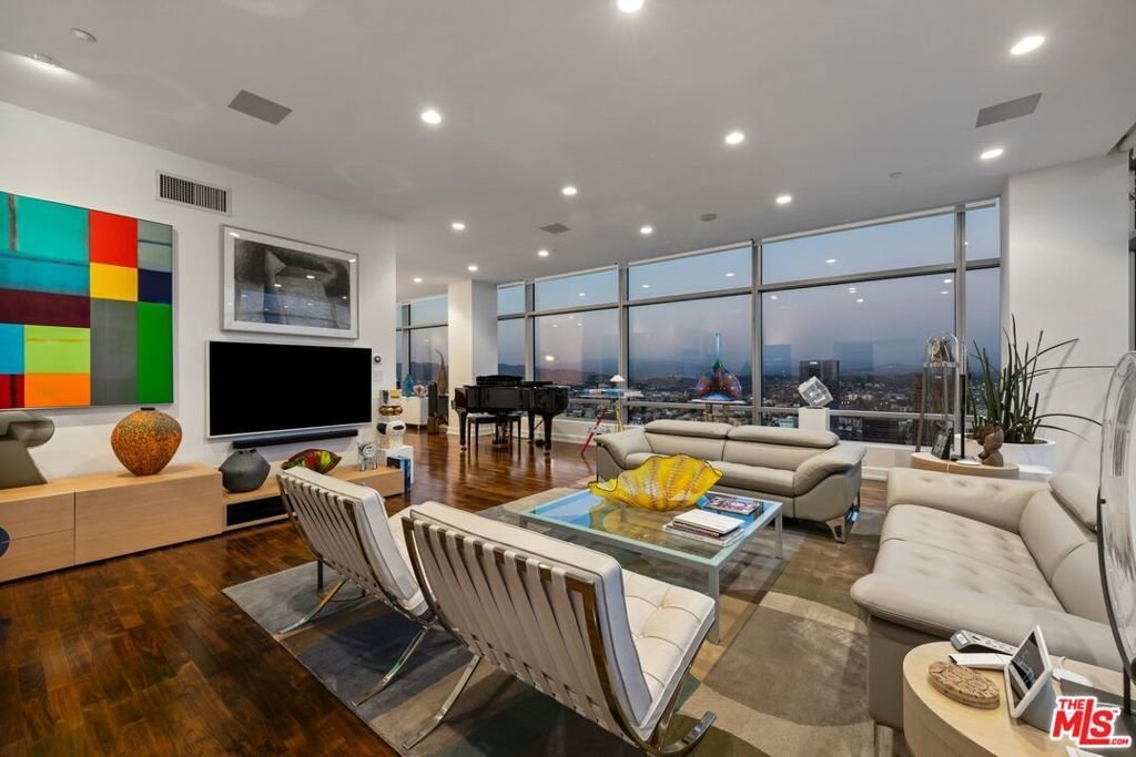 Condominium In Los Angeles In Los Angeles, California, United States ...