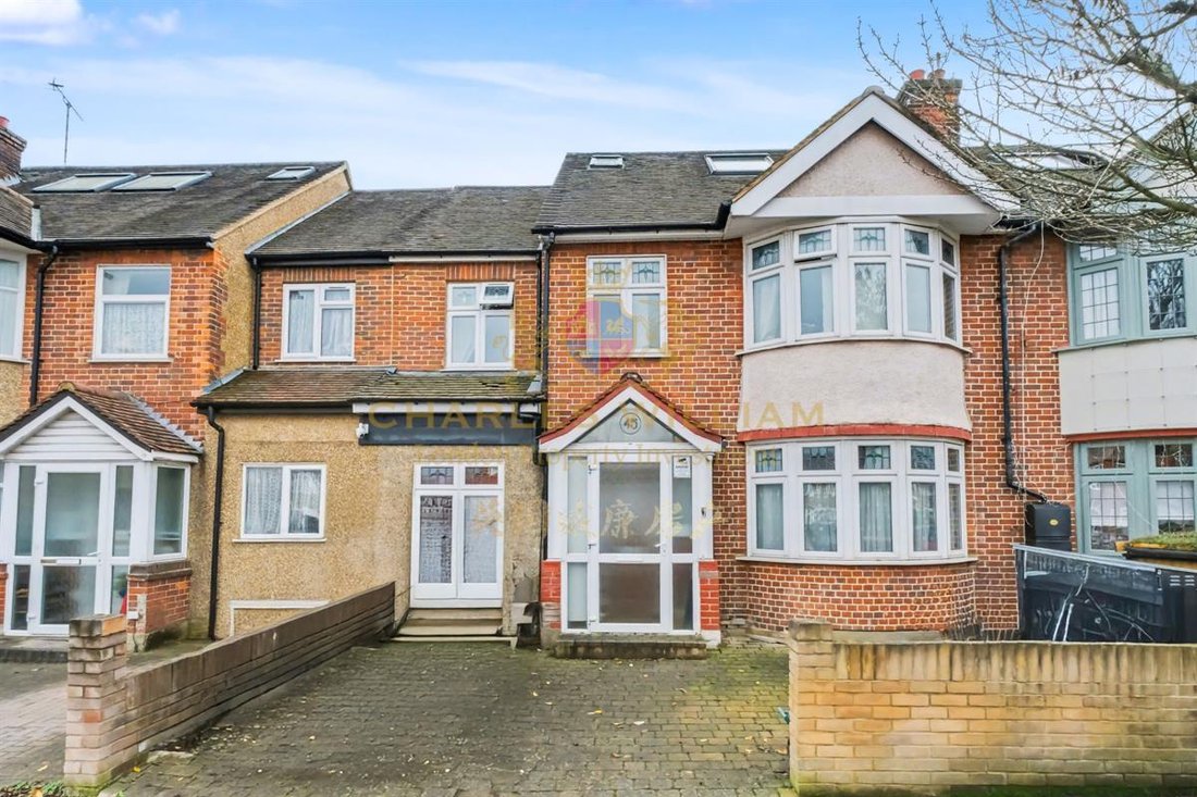 House in Boston Manor, Ealing, England 1 - 16916923