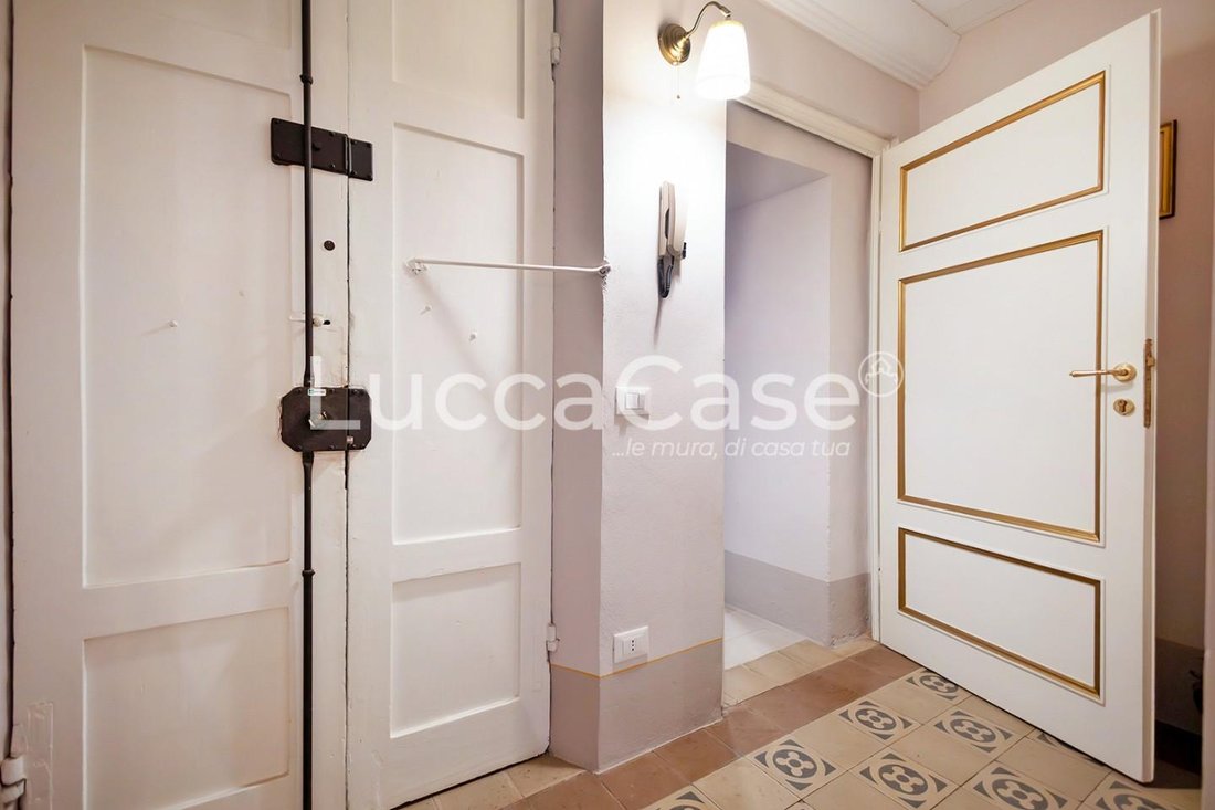 Apartment in Historic Center, Lucca, Tuscany 2 - 16917494