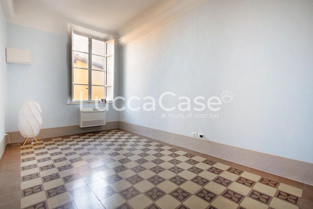 Apartment in Historic Center, Lucca, Tuscany 3 - 16917494