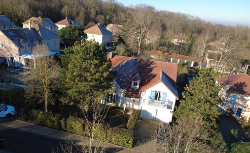 House in Haut, Vernouillet, France 1