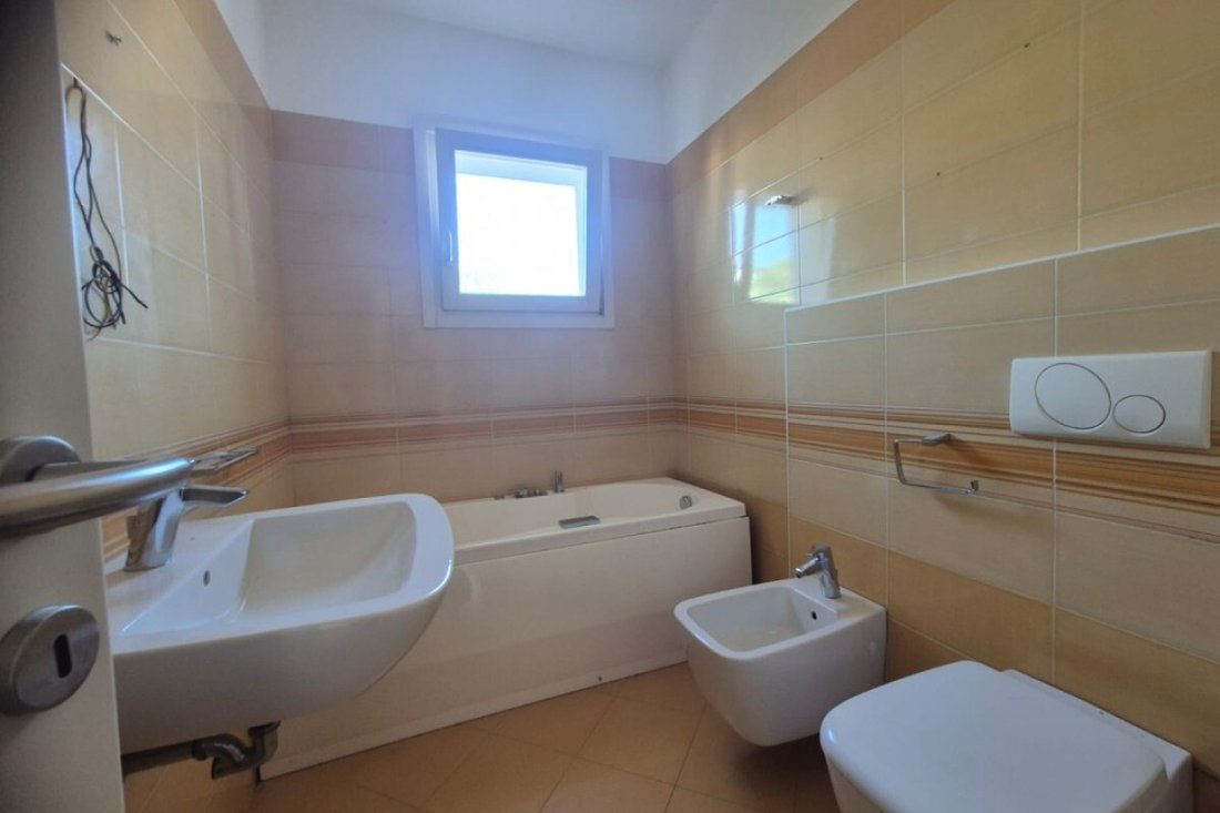 Apartment in Historic Center, Padenghe sul Garda, Lombardy 4 - 16917720