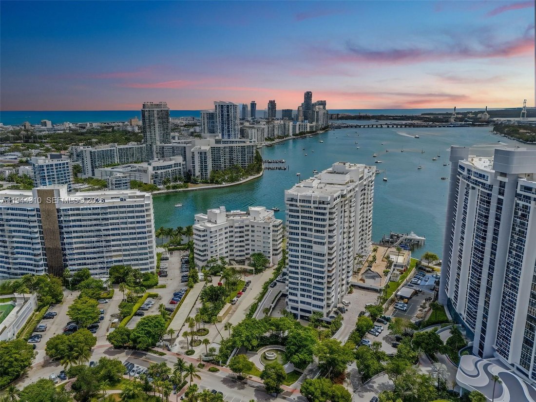 Condo in Miami Beach, Florida, United States 2 - 16920111