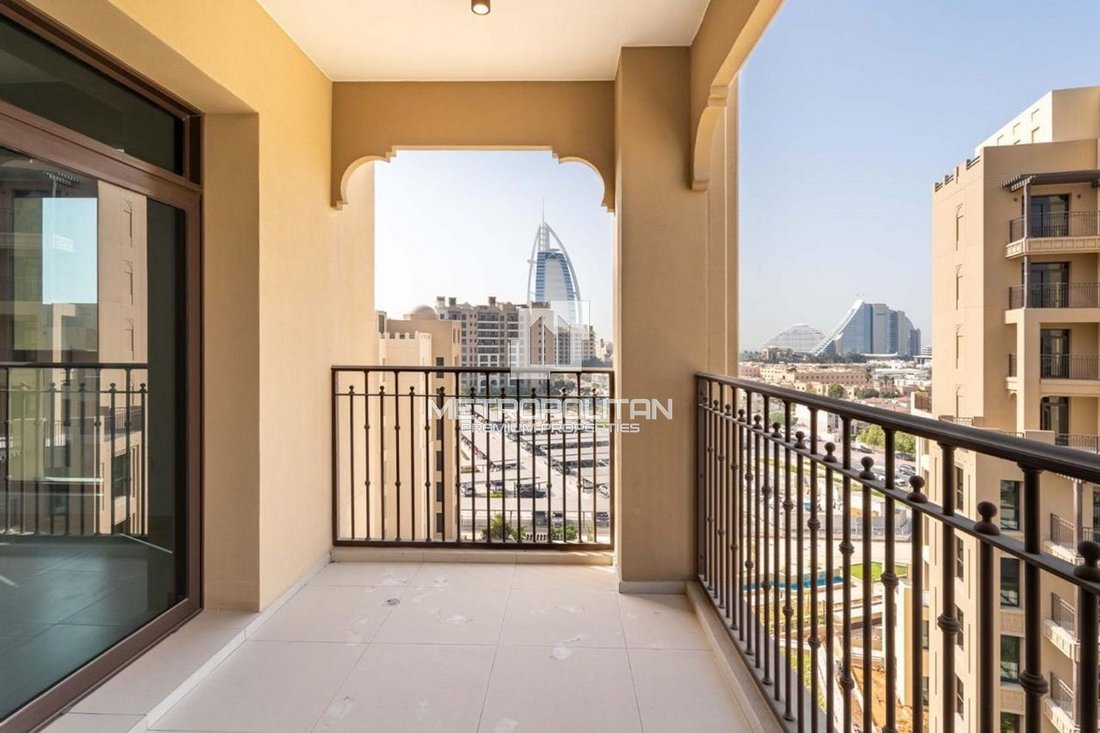 Apartment in Umm Suqeim, Dubai, United Arab Emirates 3 - 15389468