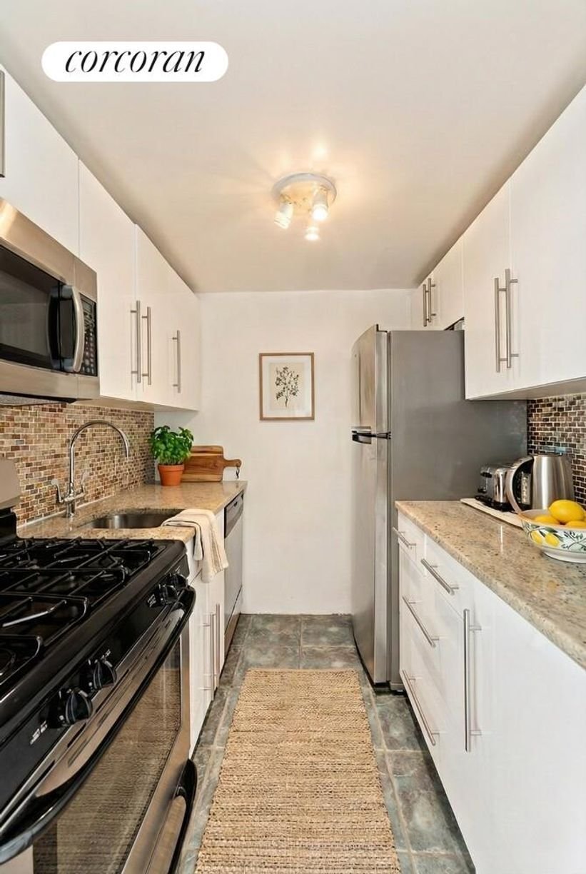 Co Op in New York, New York, United States 3 - 16916712