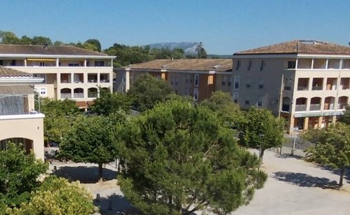 Appartement à Granettes-Jauberte-Sainte Anne, Aix-en-Provence, France 1