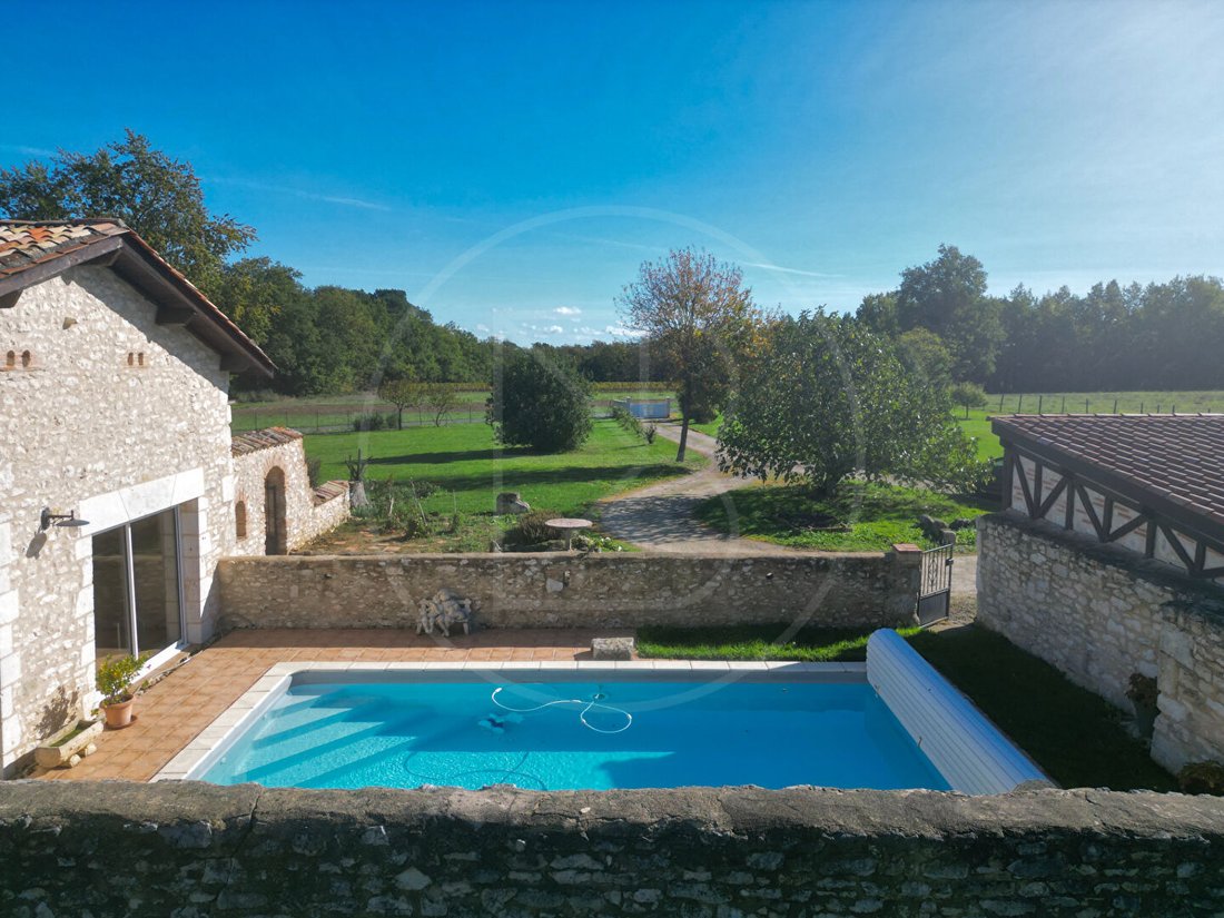 Villa in Sainte-Foy-la-Grande, Nouvelle-Aquitaine, France 3 - 16918047
