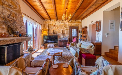 House in Drafi, Pikermi, Attica 1
