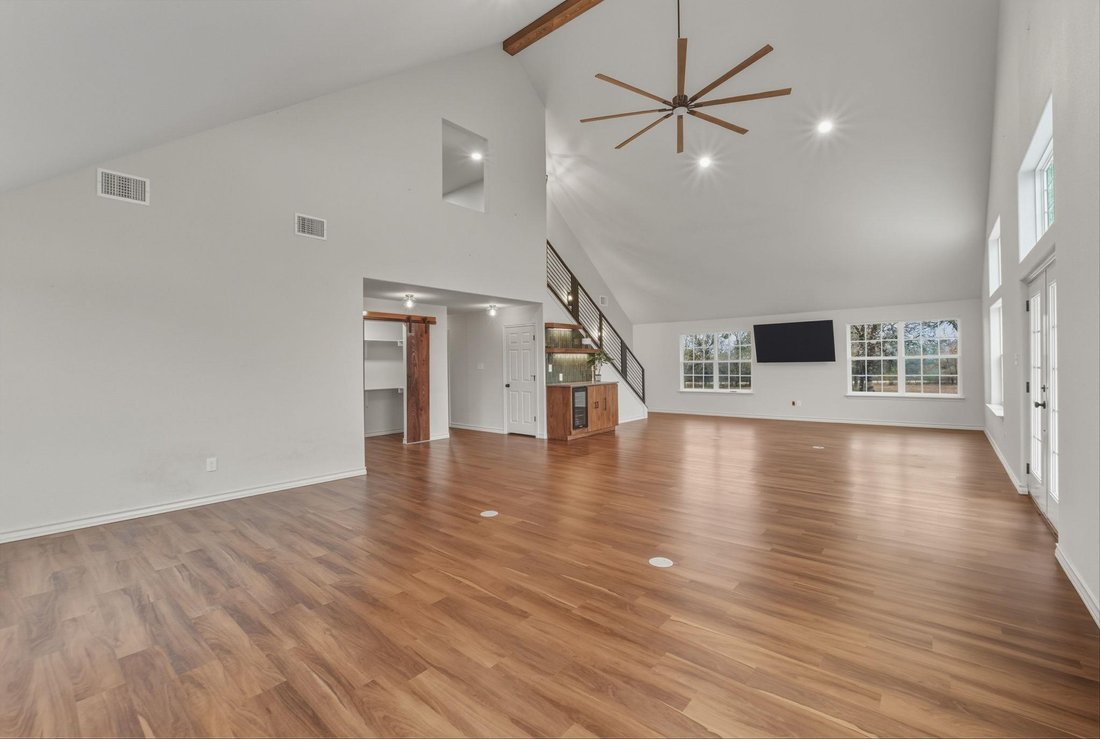 House in Elgin, Texas, United States 3 - 16917434
