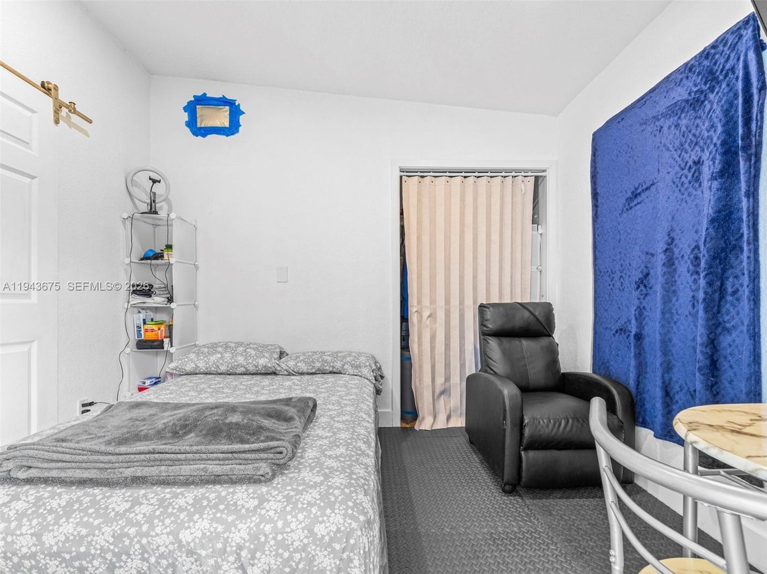 House in Miami, Florida, United States 5 - 16916764
