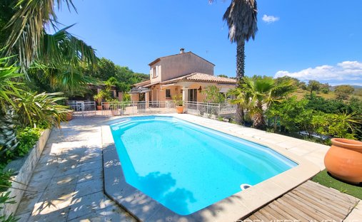 Villa in Ville-Les Saquedes-Le Bouillonnet, Sainte-Maxime, France 1
