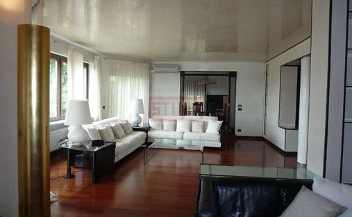 Apartment in Cathedral - Piazza dei Signori, Treviso, Italy 1