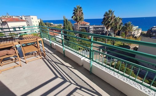 Apartamento en Coldirodi, Sanremo, Italia 1