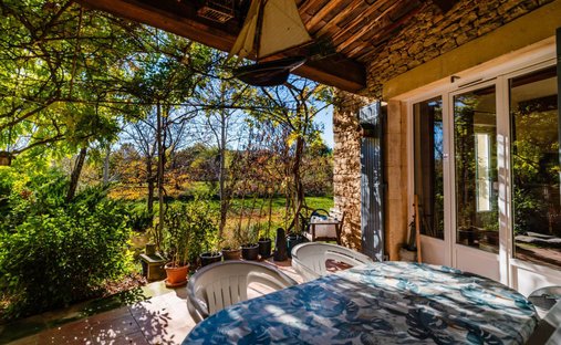 Estate in Gordes, Provence-Alpes-Côte d'Azur, France 1