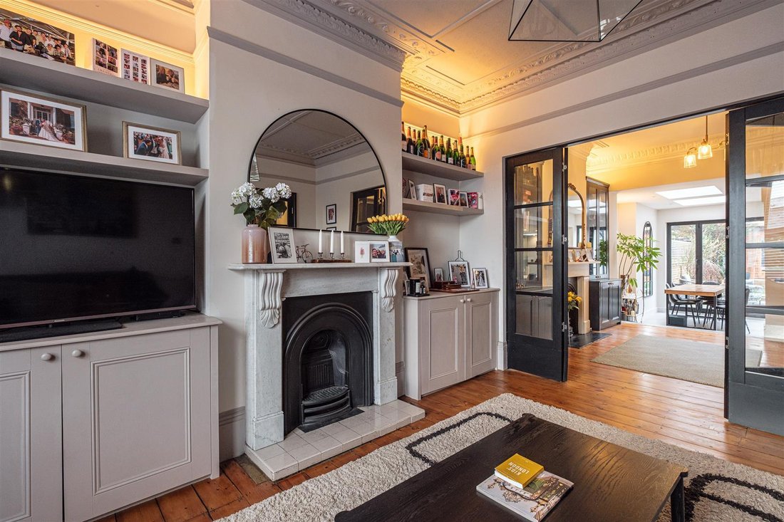 House in Finsbury Park, Haringey, England 2 - 16917041
